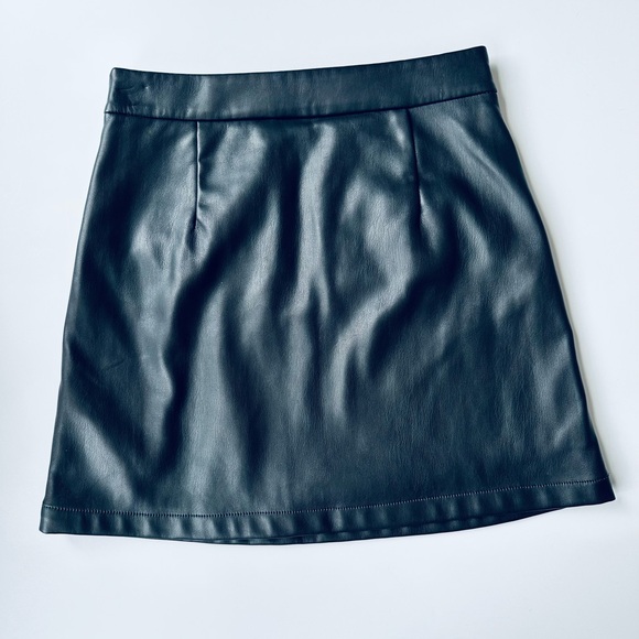Gap Faux Leather Skirt - Picture 2 of 2